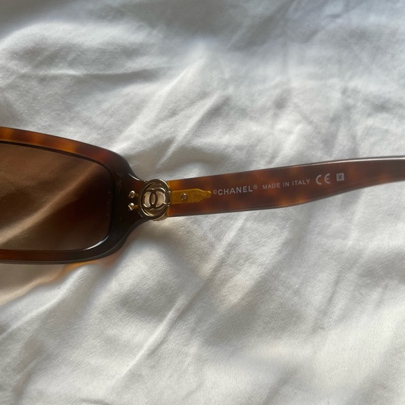 Chanel tortoise vintage sunglasses - Picture 7 of 9